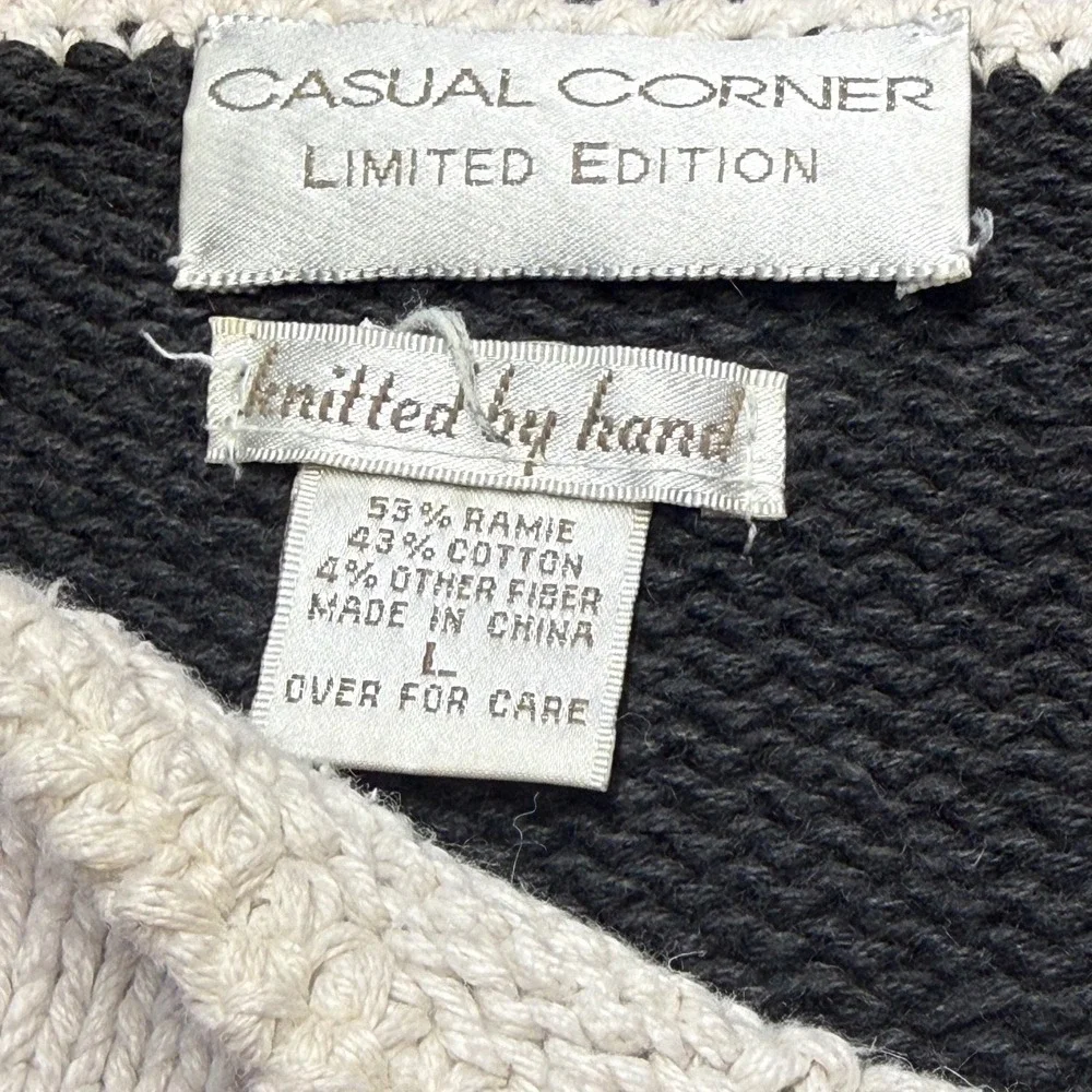 Casual Corner hand knit Christmas poinsettia‎ sweater women's size large - Picture 3 of 6
